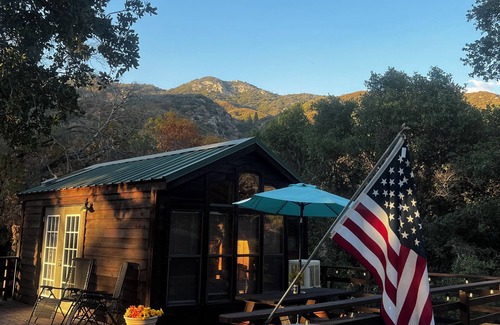 Three Rivers Cabin | Secluded Nature Escape, Pet Friendly with WiFi in Three Rivers