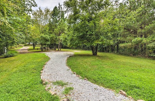Maysville Cabin | Secluded Northwest Arkansas Cabin: Fire Pit & Deck