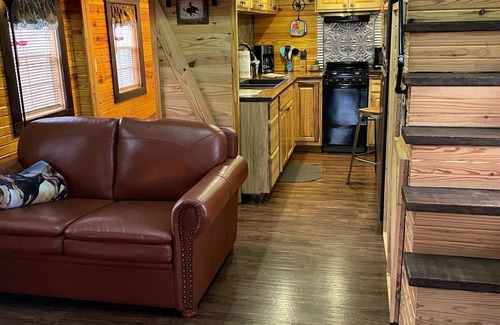 Eminence Cabin | Secluded Ozarks Tiny House cabin in Eminence, MO