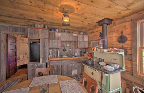 Putnam County Cabin | Secluded Powersville Cabin: 25 Mi to Lake Paho!
