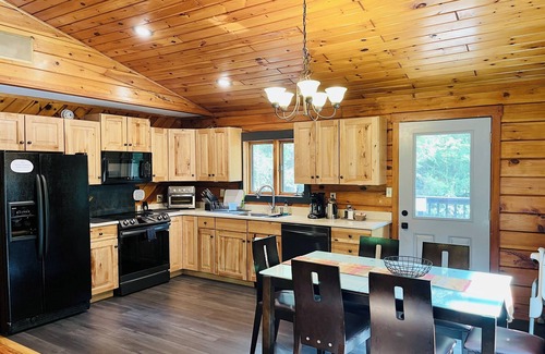 Stony Creek Cabin | Secluded private EveCabin with fire-pit 30 mins to Gore & Lake George