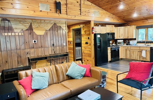 Stony Creek Cabin | Secluded private EveCabin with fire-pit 30 mins to Gore & Lake George