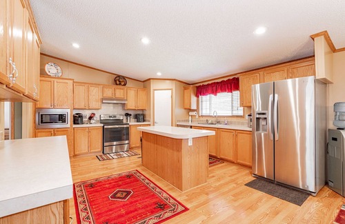 Pottsboro House | Secluded, private get away. Short walk to the beach down a private trail.