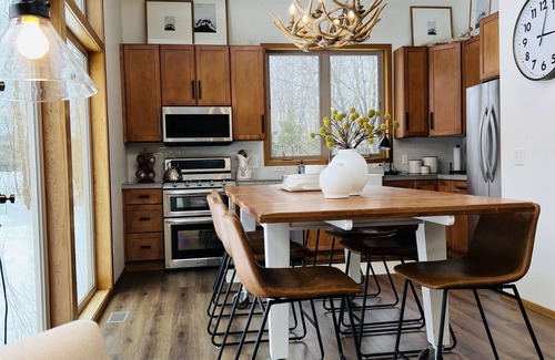 Pullman Cabin | Secluded & Restful! Modern Cabin-close to South Haven, Fennville, Saugatuck!