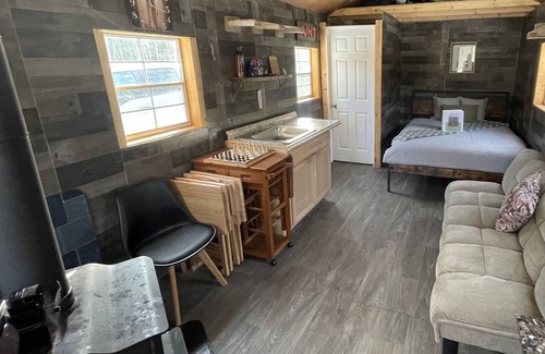 Millersburg Cabin | Secluded Rustic Cabin Retreat With Solar Power!