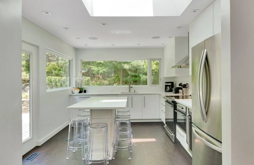 Sag Harbor House | Secluded Sag Harbor Oasis: Chic modern getaway 3 mins to Bay, 8 mins to Ocean.