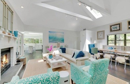 Sag Harbor House | Secluded Sag Harbor Oasis: Chic modern getaway 3 mins to Bay, 8 mins to Ocean.