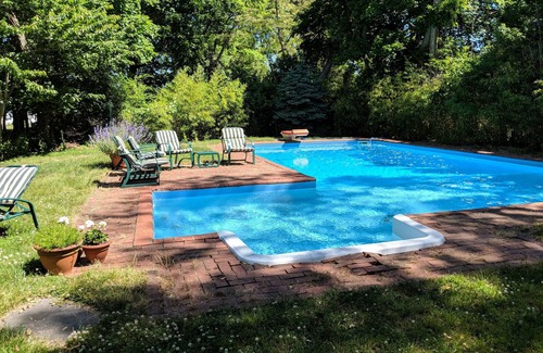 Sag Harbor Cottage | SECLUDED SAG HARBOR COTTAGE w/HUGE POOL
