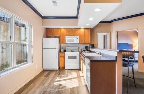 Indian Point Condo | Secluded Serenity: Charming Condo at Rock Lane