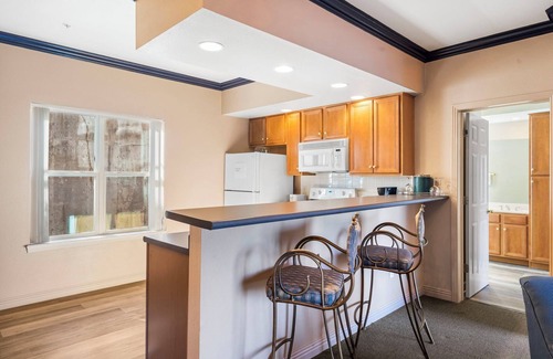 Indian Point Condo | Secluded Serenity: Charming Condo at Rock Lane
