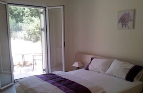 Divarata Villa | Secluded setting with sea and mountain views /10min from beach