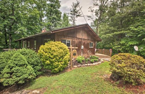 Hood House | Secluded Stanardsville Cabin with 10 Acres and Hot Tub