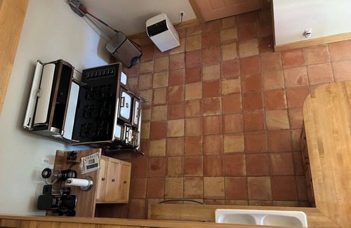 Iowa City Apartment | Secluded studio getaway- only 4 miles from Downtown Iowa City