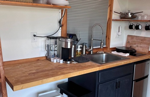 Paige Cabin | Secluded Tiny Cabin with firepit, stargaze and hike