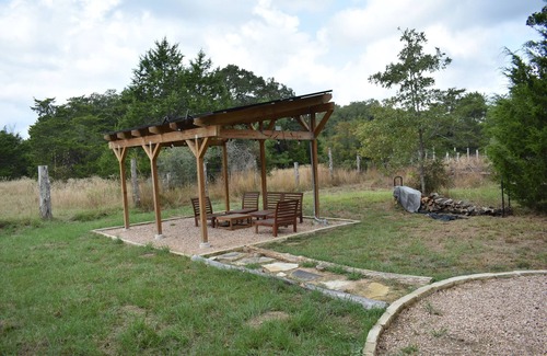Paige Cabin | Secluded Tiny Cabin with firepit, stargaze and hike