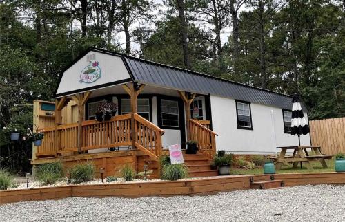 Hampstead House | Secluded Tiny House in Hampstead, North Carolina and near Top Sail Island, Perfect for a Weekend by the Sea