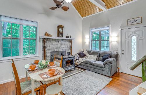 Newnata House | Secluded Vacation Rental Bordering Creek!