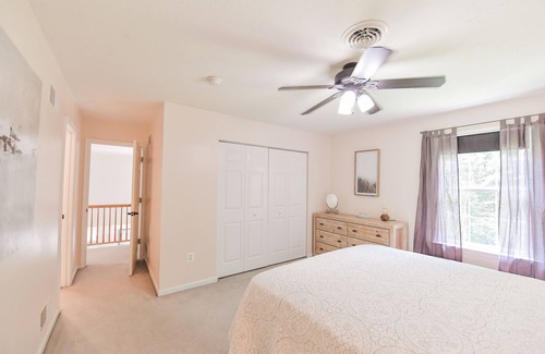 Boring House | Secluded Vacation Home with private backyard oasis & access to resort amenities