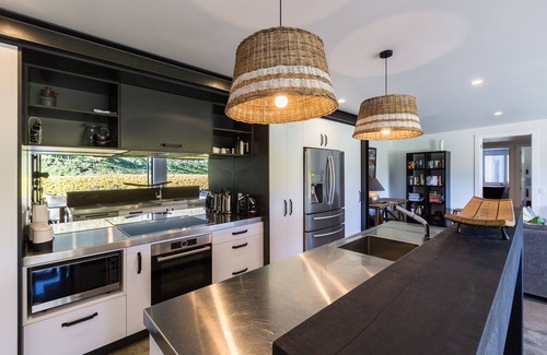 Eskdale Villa | Secluded Vineyard Villa, one of nBookabach’s 2025 Holiday Homes of the Year