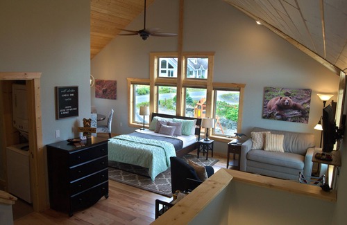 Juneau Apartment | Secluded Water View Studio Apartment