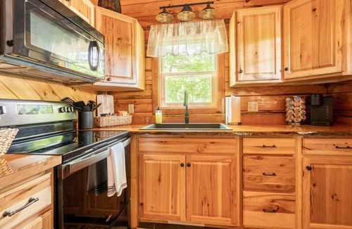 Carbon Hill Cabin | Secluded Wooded Cabin Near The Hocking Hills