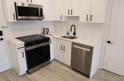 Central Okanagan Condo | Seclusion Bay Condo 99. Full Reno done in 2025. Luxury Lakeside on Okanagan Lake