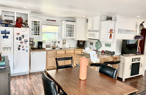 Mid America Cottage | “Seclusion” - Swim-Boat Dock, Hot Tub, Fire Pit, Kayaks for rent on property