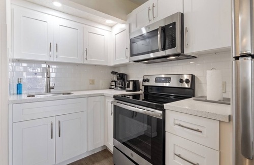 Lower Matecumbe Beach Apartment | Second Floor Den Suite Sleeps 6 Marina Views