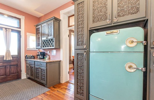 Washington House | Second Floor Suite