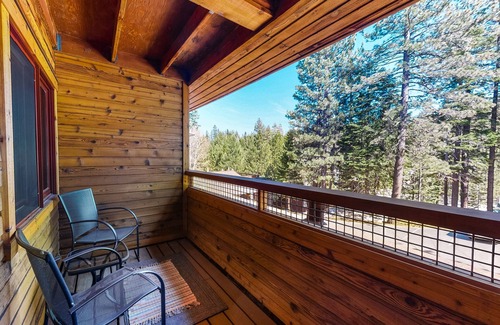 Tahoe Woods Apartment | Second-level studio with mountain views - pool & covered balcony