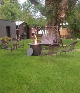 Cody House | Secret Cottage Yellowstone 1 bd 2 beds dtwn #1