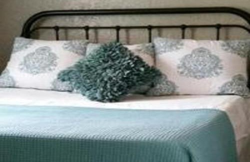 Cody House | Secret Cottage Yellowstone 1 bd 2 beds dtwn #1