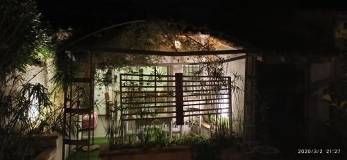 Valergues Apartment | Secret Garden - Chez Gilles et Tra - Maison d hôte -T2 super mignon, neuf et indépendant , dans cadre agréable et zen