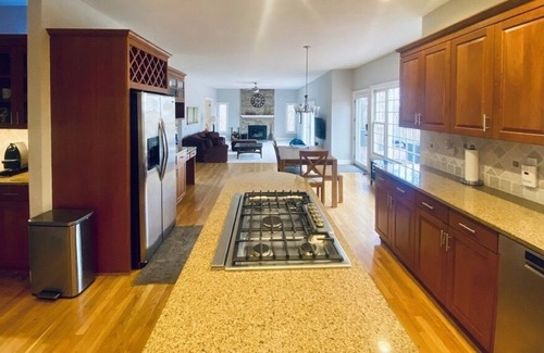 Easton House | Secret Garden meets Country Luxury: manicured lawn, stunning views, breathtaking