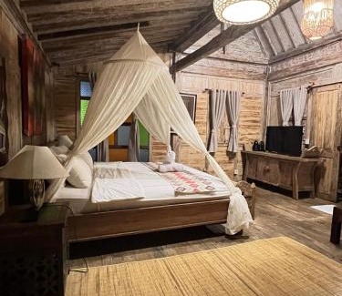 Bukit House | Secret Wooden Cabin - Lilac Suite