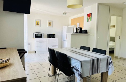 Cambo-les-Bains Apartment | Secure Apartment with Pool, Parking, Internet - Close to Spa, 1BR, Sleeps 2, Cambo-les-Bains