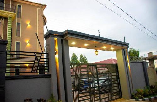 Kampala Apartment | Secure cozy getaway near Kampala business district
