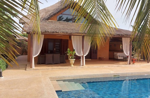 Nianing Villa | Secure villa with swimming pool and exotic garden