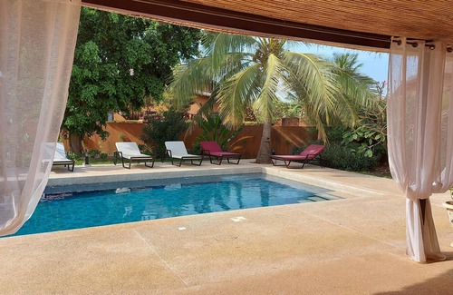 Nianing Villa | Secure villa with swimming pool and exotic garden