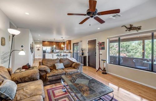 West Sedona House | Sedona Chimney Rock Cottage - Views of Thunder Mountain, Great Location for Year Round Recreation!