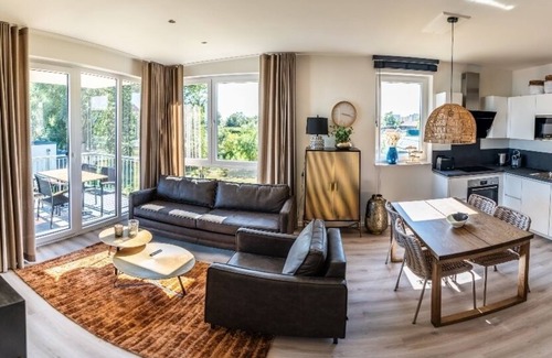 Schwerin Apartment | Seeblick mit Stilvoller Einrichtung