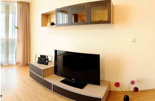 Varna Apartment | SeeDream Rental Boutique Apartments - "White Touch"n19m Pool, Garden, Sea View