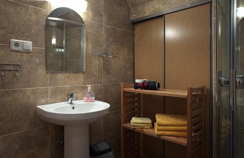 Rouge House | Seedri Guesthouse