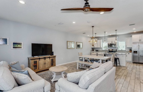 Ono Island House | Seeking Snowbirds |Pet Friendly 2BR Lost Key Townhouse |Free Golf |Private Beach |2 Pools |Spa