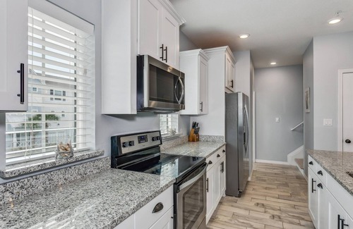 Ono Island House | Seeking Snowbirds |Pet Friendly 2BR Lost Key Townhouse |Free Golf |Private Beach |2 Pools |Spa