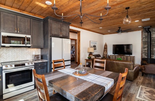 Orderville Cabin | Sego Lily Casita | Private Hot tub | Zion NP