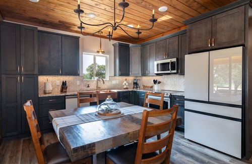 Orderville Cabin | Sego Lily Casita | Private Hot tub | Zion NP