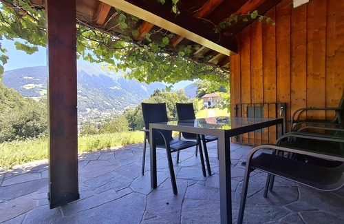 Tschagguns Apartment | Sehr Große Ferienwohnung mit 2 Etagen, Garten, Terrasse und Panoramisch Aussicht