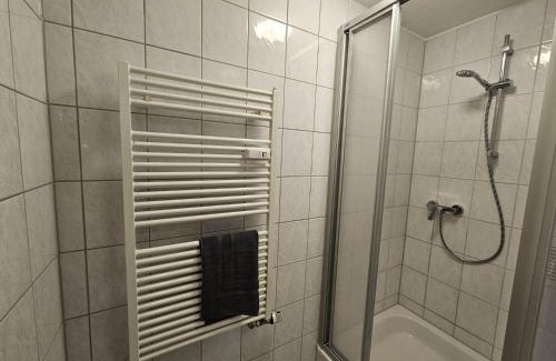 Mitte Apartment | Sehr große Unterkunft mit 6 Schlafzimmern, Küche, Bad und großem Wohnzimmer im Herzen von Leipzig