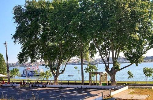 Seixal Apartment | Seixal Bay House!